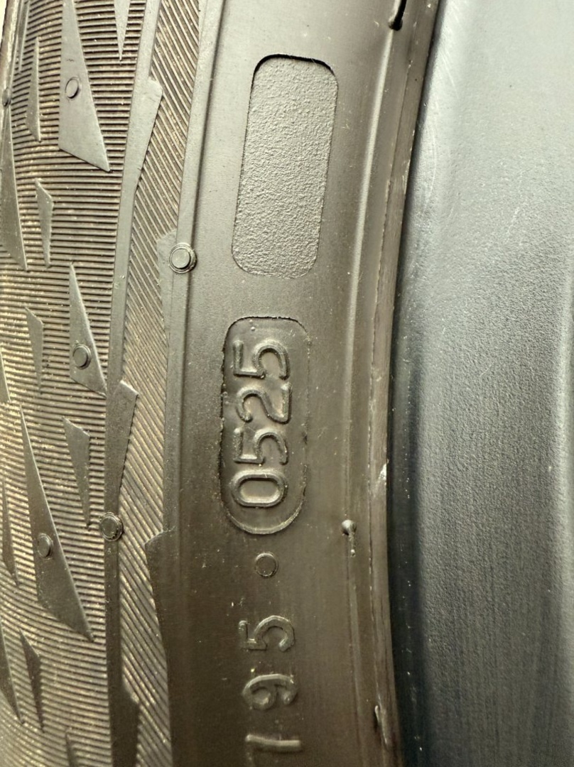 R19 ORIG.KOLA VOLVO XC40 V90CC 235/50/19 DOT25 REF - 3