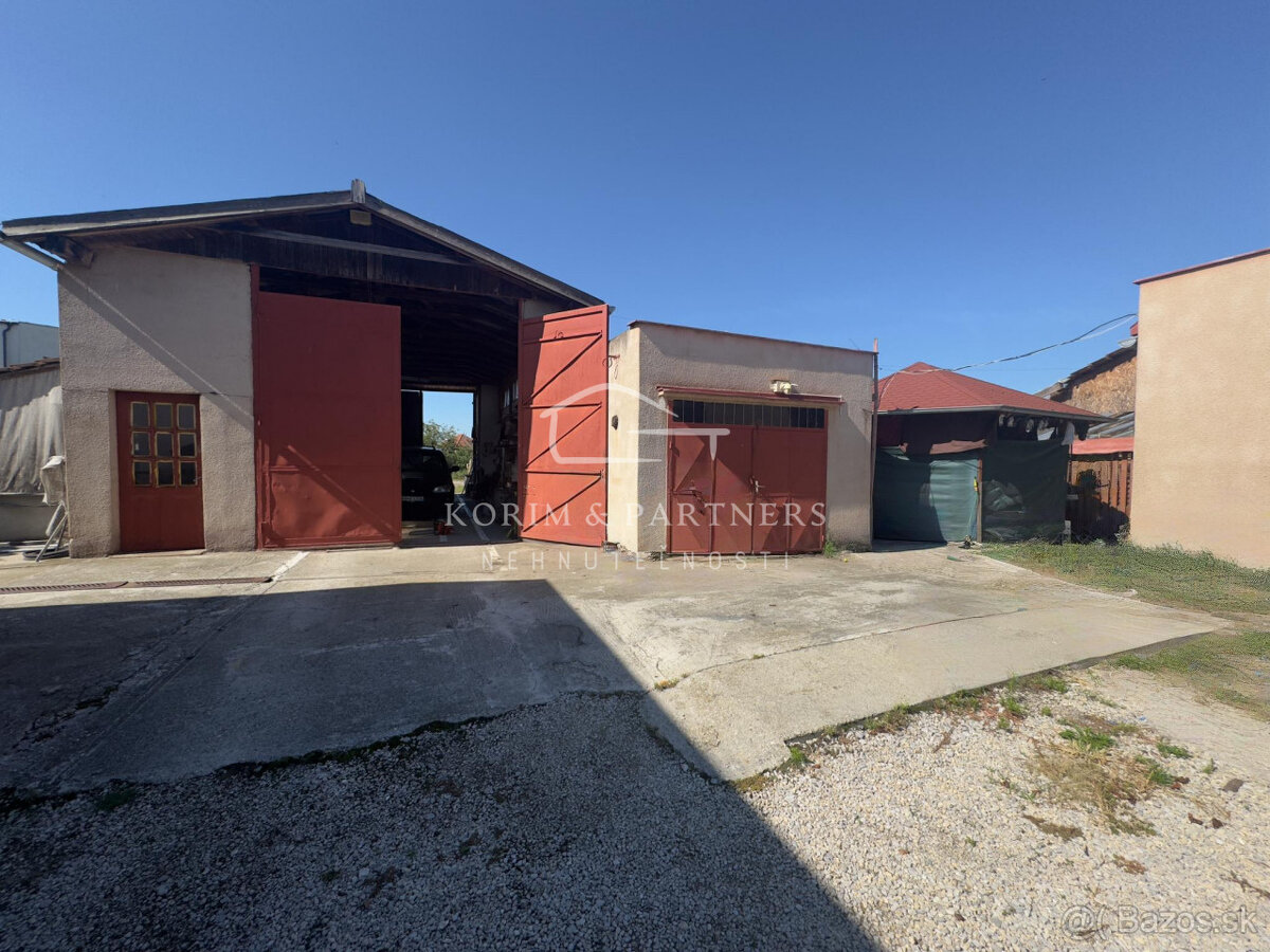 Jedinečný dom na extra veľkom pozemku Kolárovo - 3