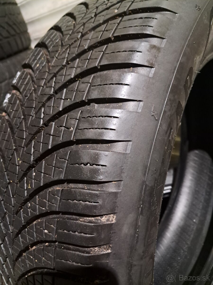 Goodyear celoročné 215/60/R17 - 3