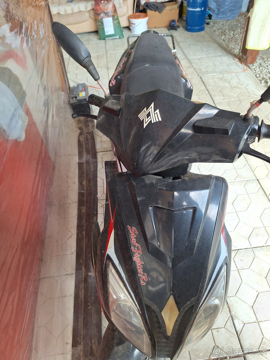 Adamoto 125 - 3