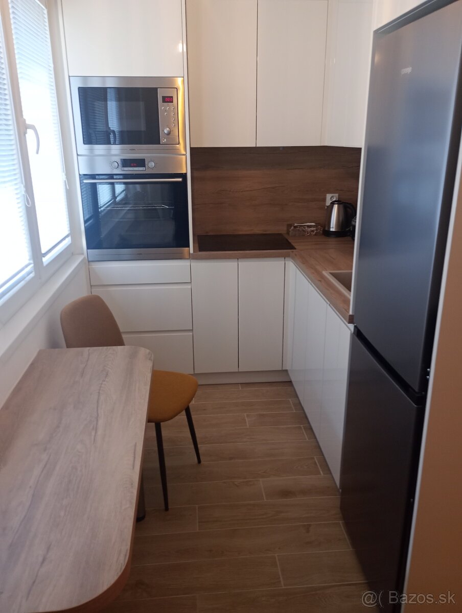 Prenájom 1 izbového bytu - 3