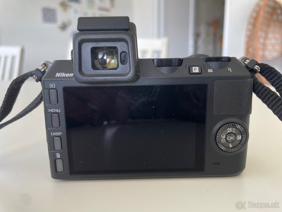 Nikon 1 V2 - 3