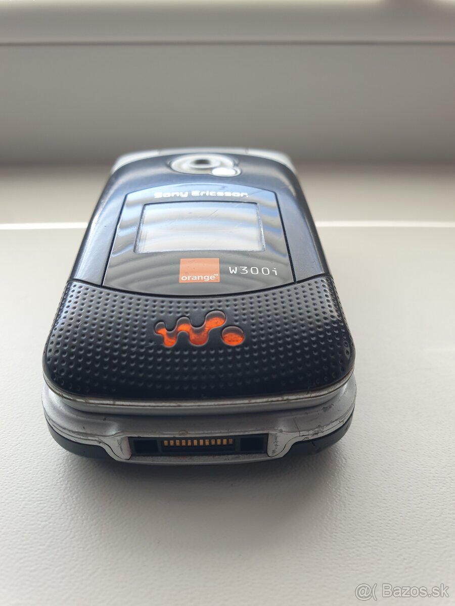 Sony Ericson W300i... - 3