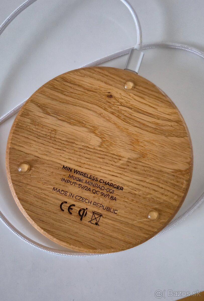 Bezdrôtová drevená nabíjačka MIN PAD - 3