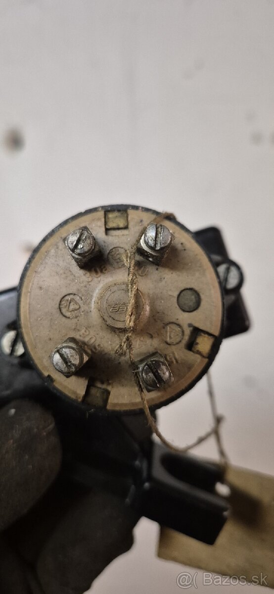 Predam spinaciu skrinku na Trabant 601 - 3
