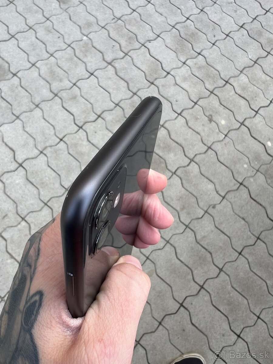 Apple iPhone 11 - 3