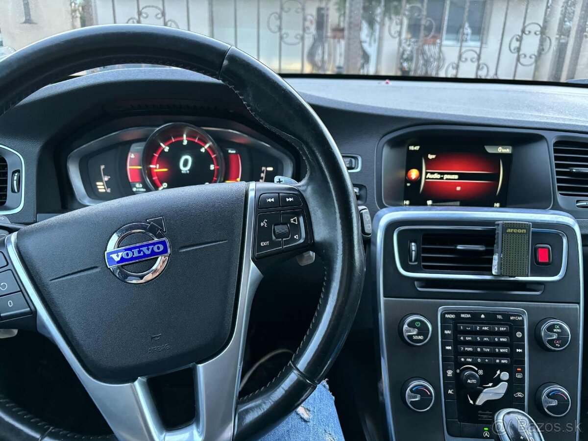 VOLVO V60 d4 133kw AUTOMAT - SUMMUM - 3