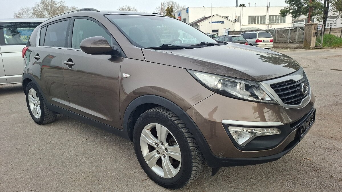 KIA SPORTAGE 1.6 GDI.2WD - 3
