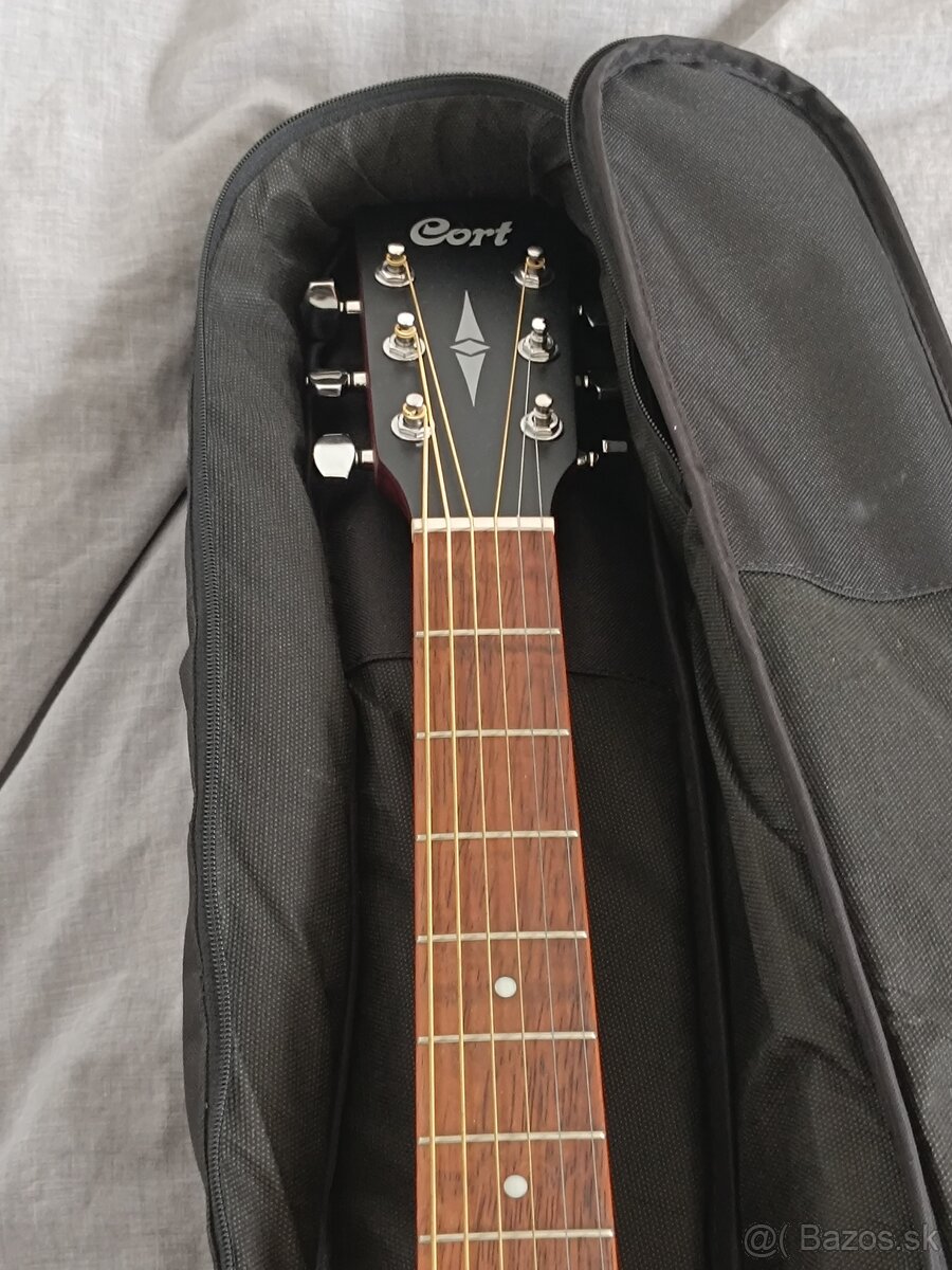 Akustická gitara Cort AD810 - 3