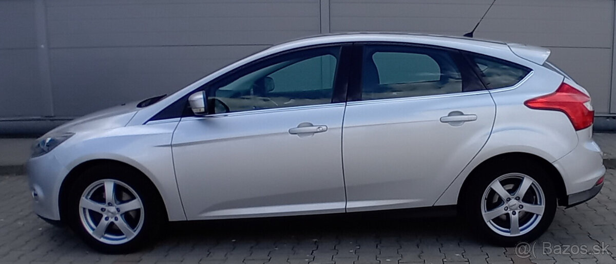 FORD FOCUS TITANIUM - 3