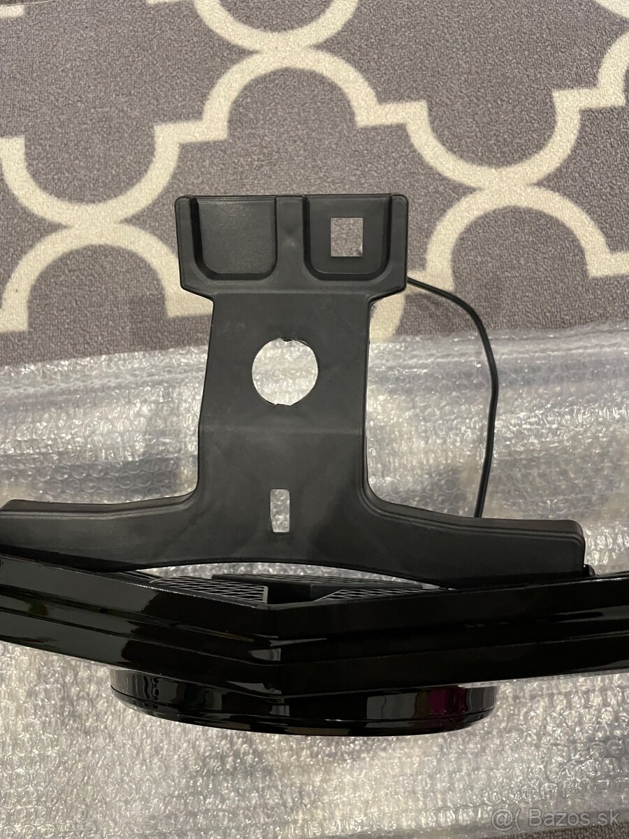 Predám masku/gril pre Mercedes W204 AMG C63 - 3