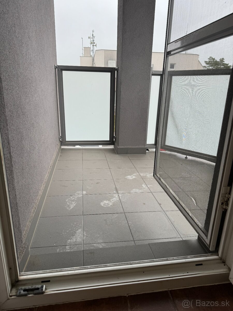 Prenájom-Krásny 2.iz.byt v Suchej nad Parnou - 3