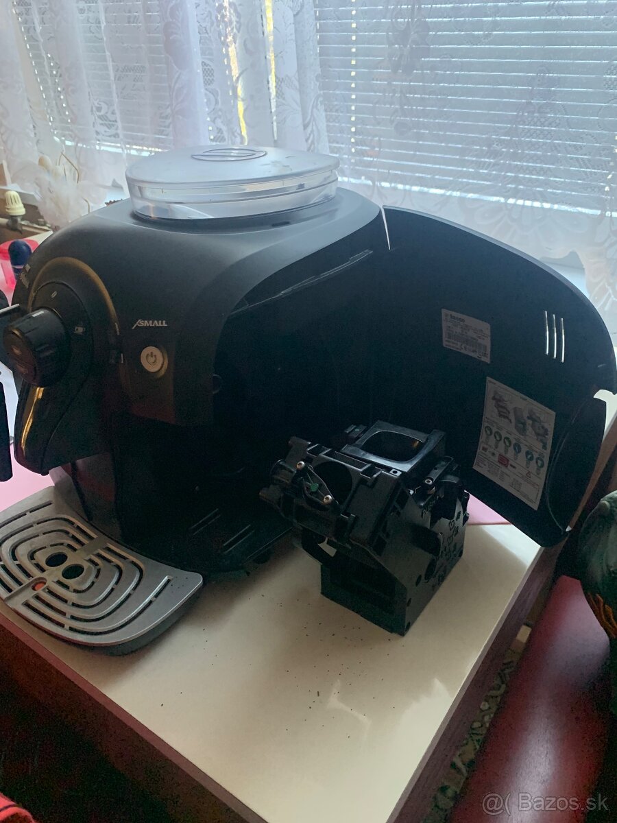 Domaci plnoautomaticky kavovar Saeco XSmall - 3