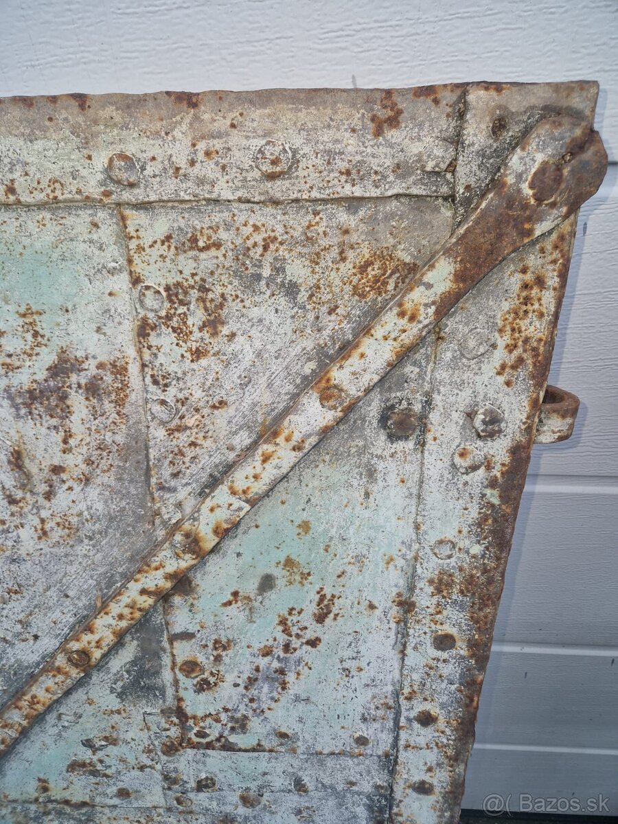 Staré železné dvere / okenica - 3