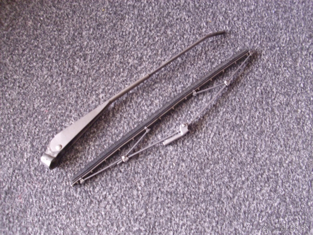 predám,súč.lada 1500,1600 ,všetko - 3