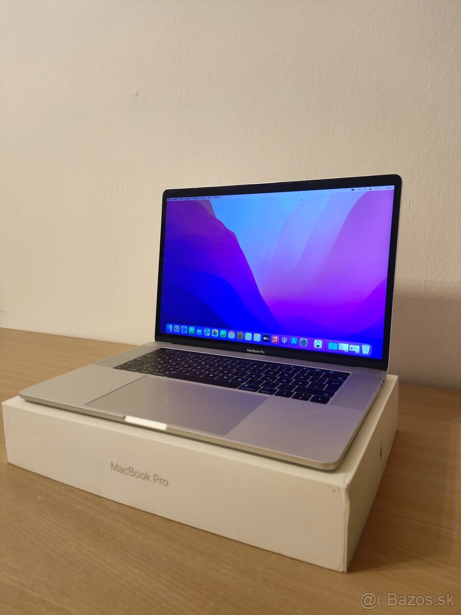 MacBook Pro 15 2016 | i7 • 16GB • 256GB ⚡ - 3