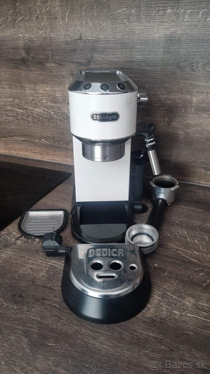 De'Longhi Dedica EC 685.W - 3