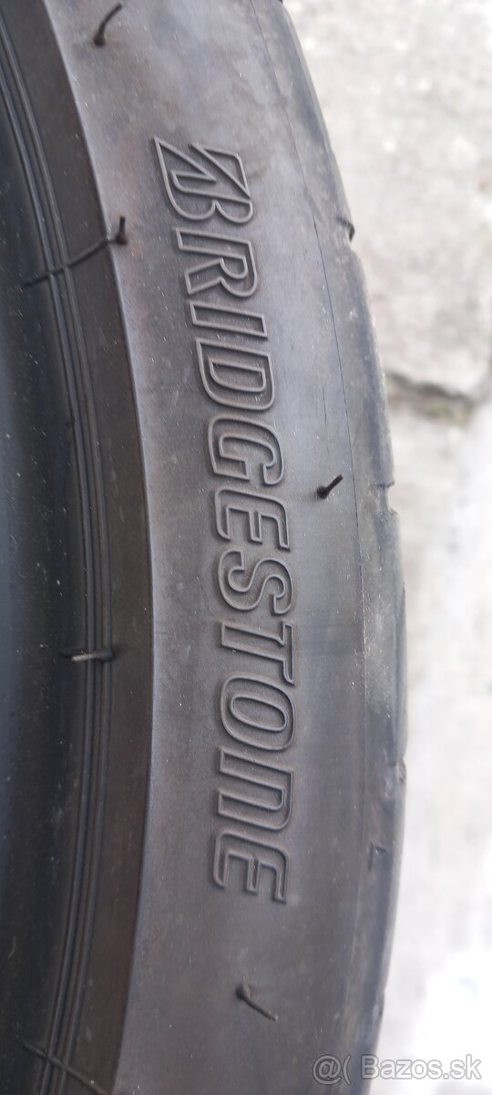 Letne pneu 235/35 r19 - 3