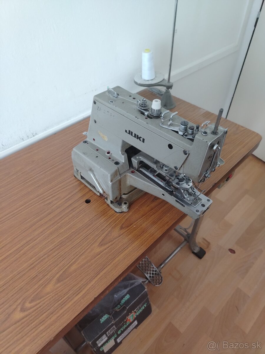 Gombíkováčka juki 372 - 3