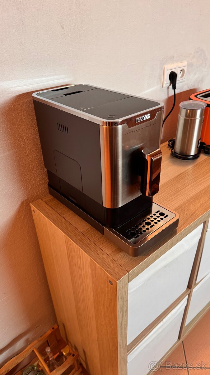 Predam kavovar Sencor SES 7010 NP - 3