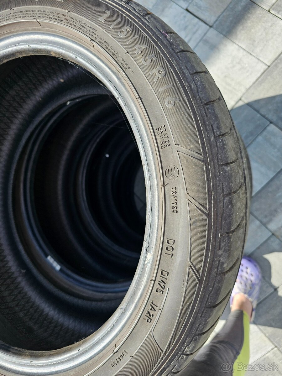 Letne pneu DUNLOP 215/45 R16 - 3
