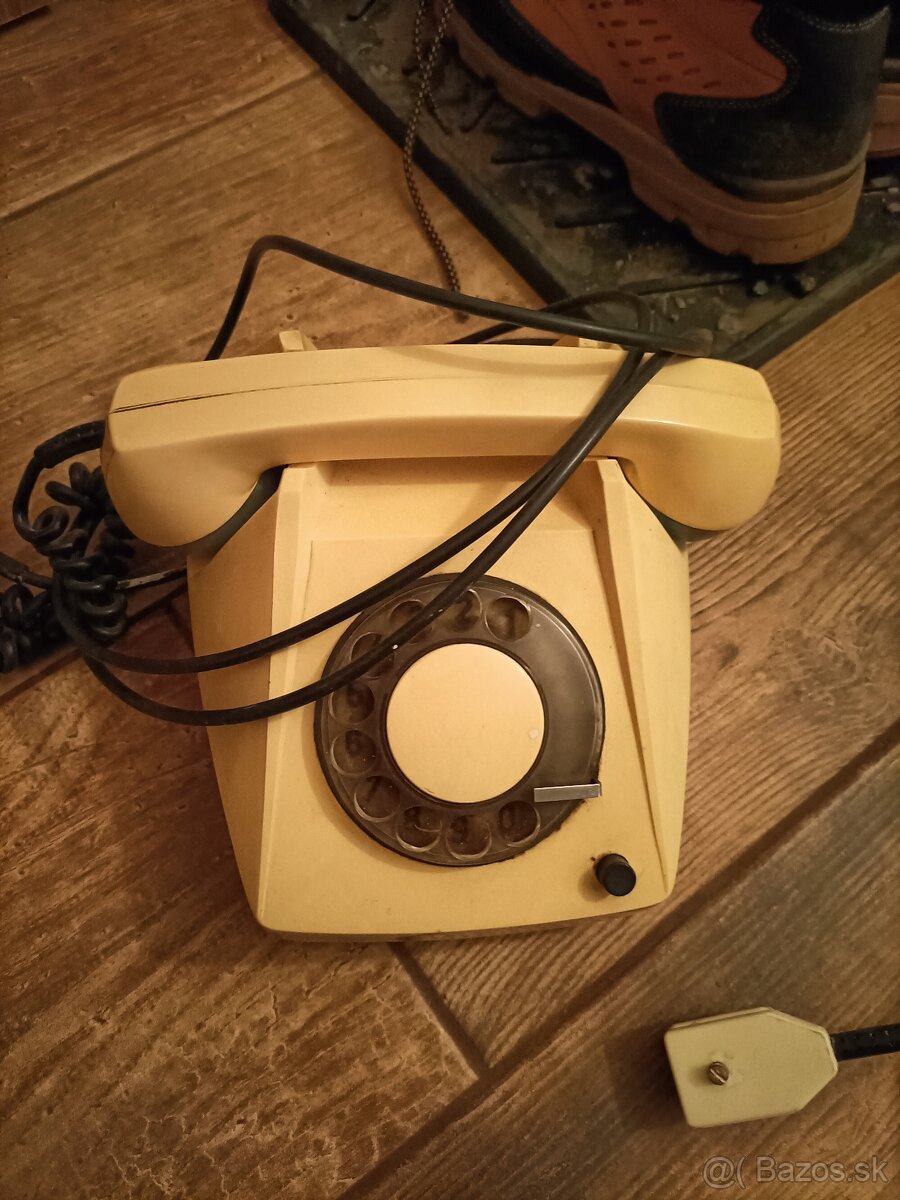 Retro telefon Tesla Stropkov - 3