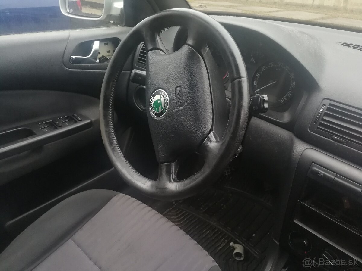 Škoda Octavia 1 sedan-diely, súčiastky - 3