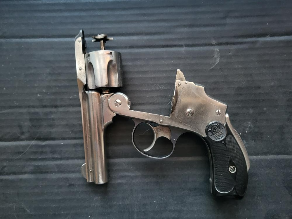 Revolver S&W Safety Hammerless - 3