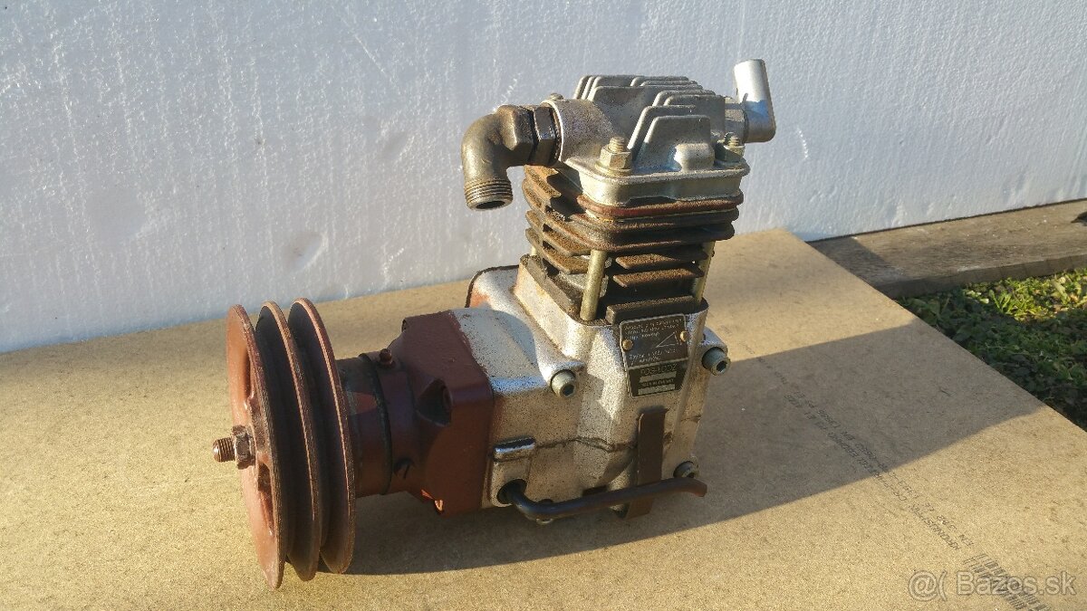Kompresor na traktor UR II - 3