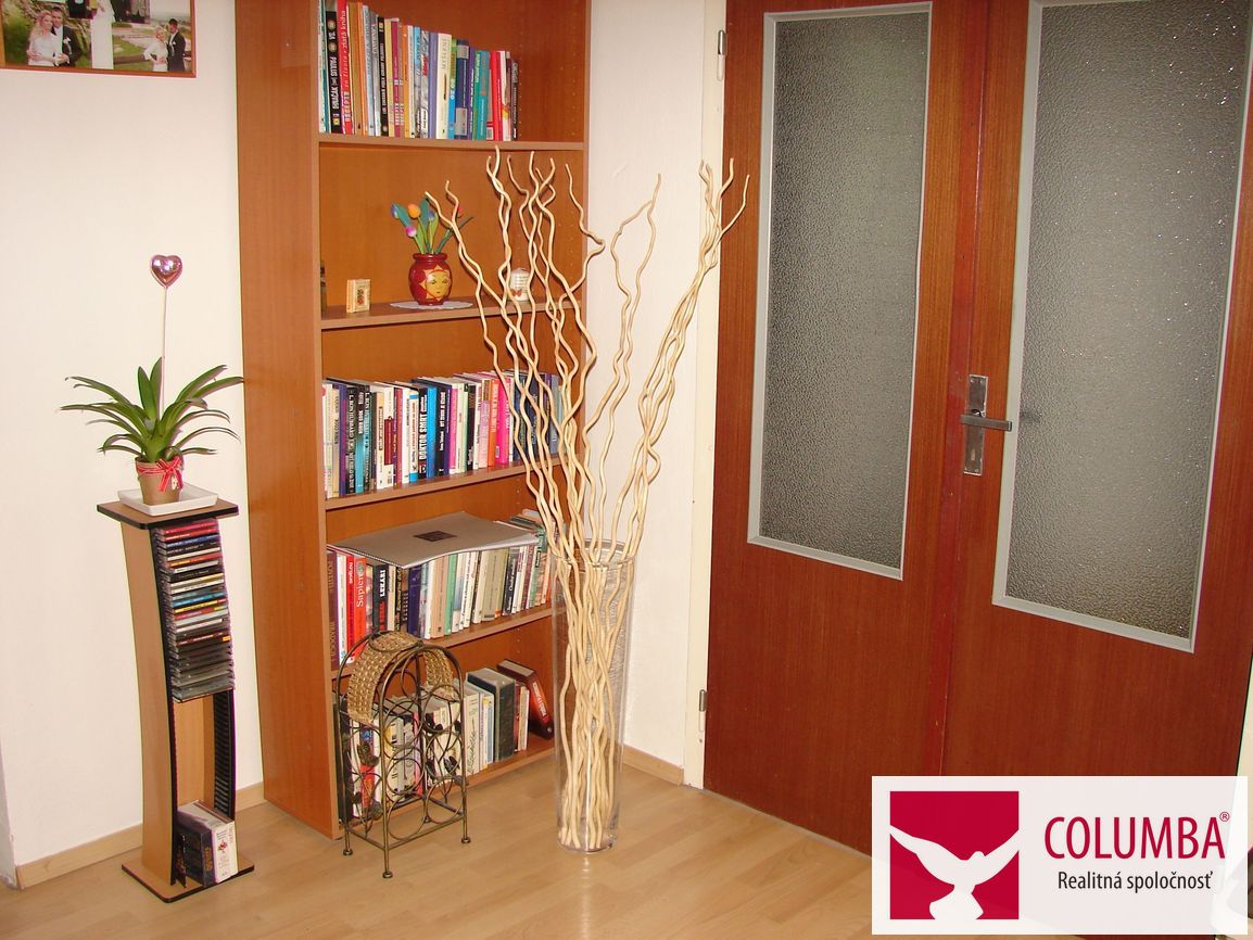 Na prenájom 1-izbový byt s loggiou - 3