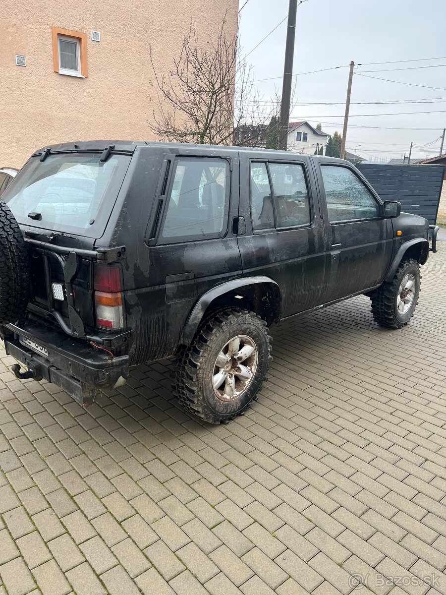 Nissan terrano - 3
