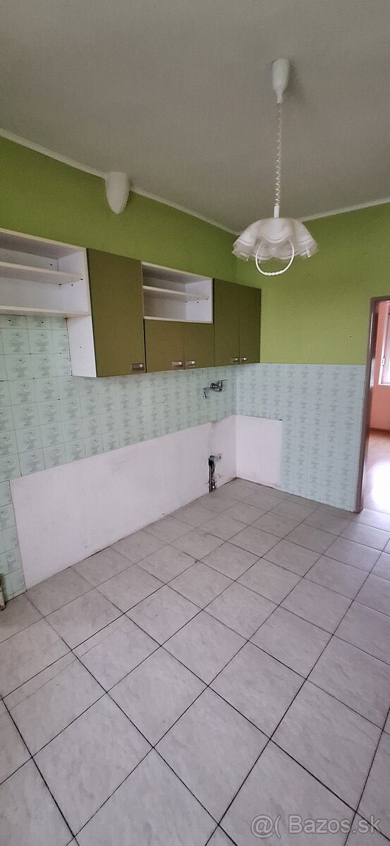 Rodinný dom s predzáhradkou - 3