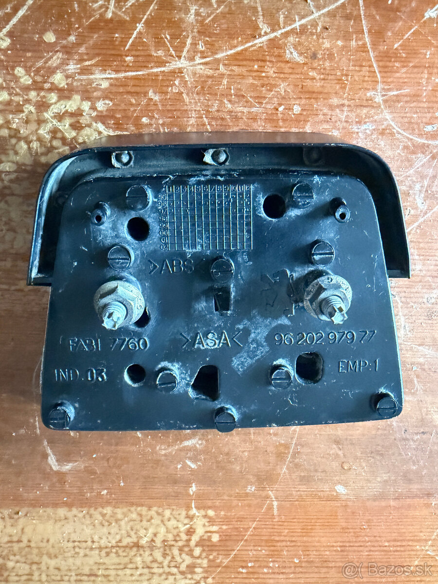 Predám originálne znaky/emblémy PEUGEOT 106/206/405 - 3