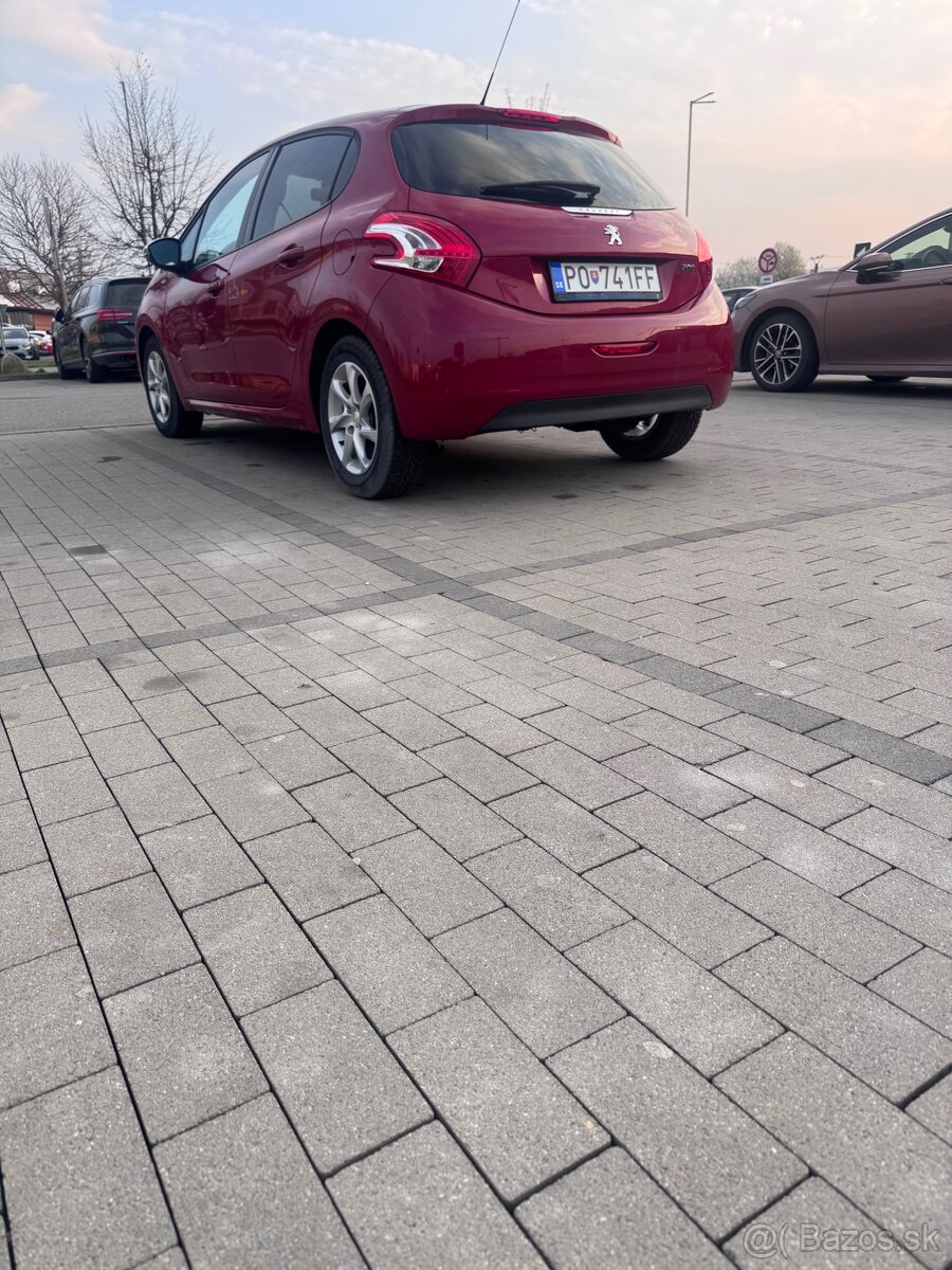 Peugeot 208 - 3