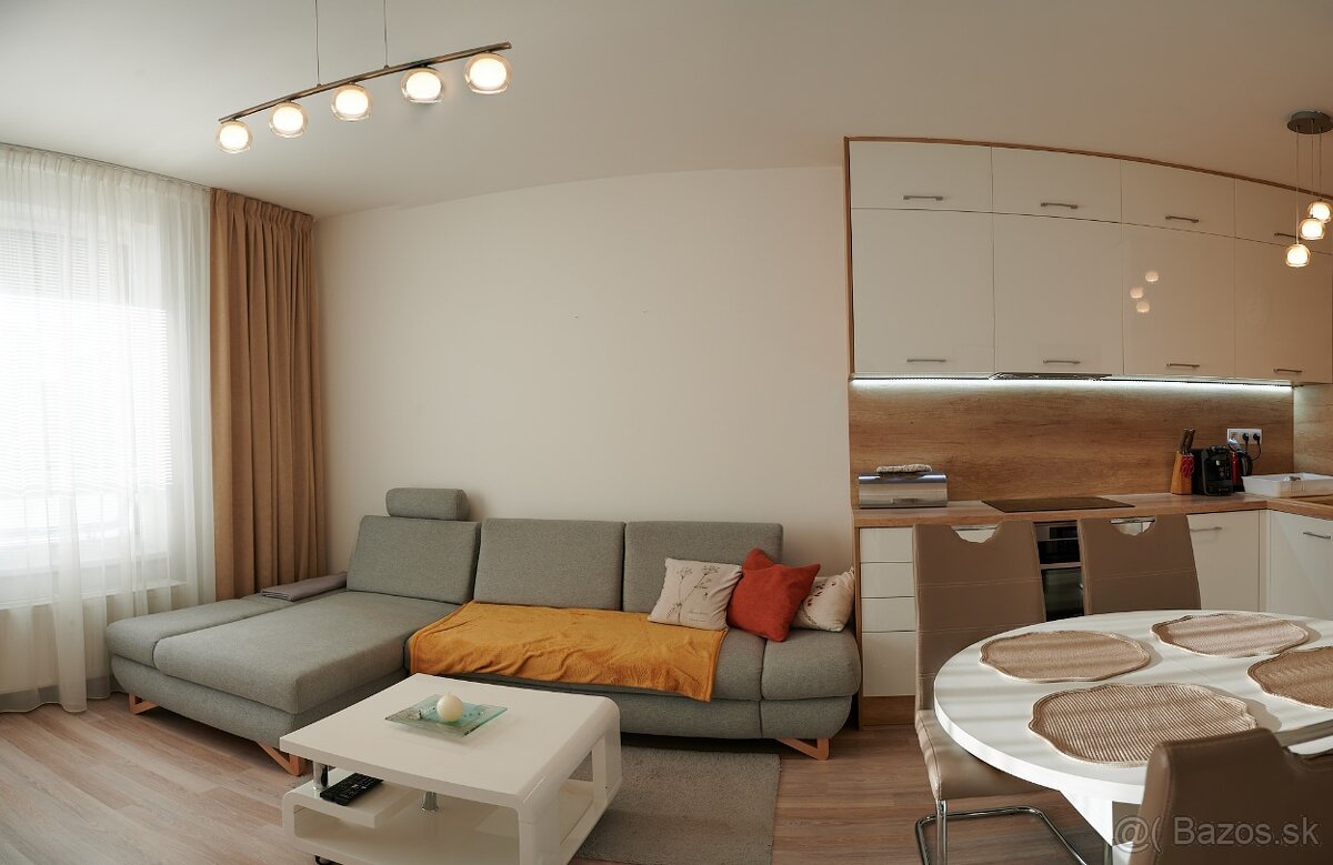 Na prenájom 2-izbový byt v Arborii s parkovaním v garáži - 3