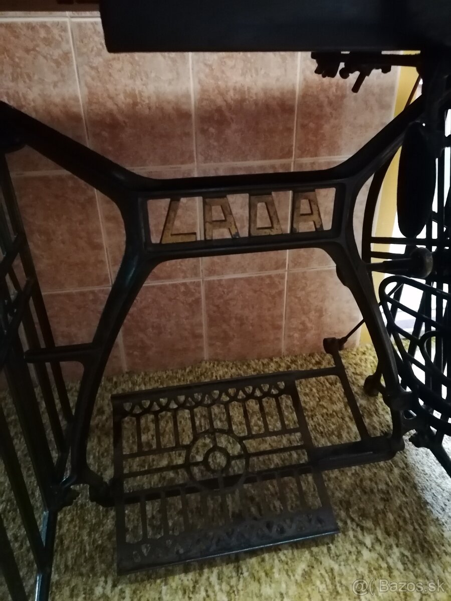 šijací stroj LADA - 3