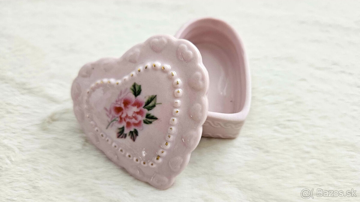Malá porcelánová krabička v tvare srdca - 3