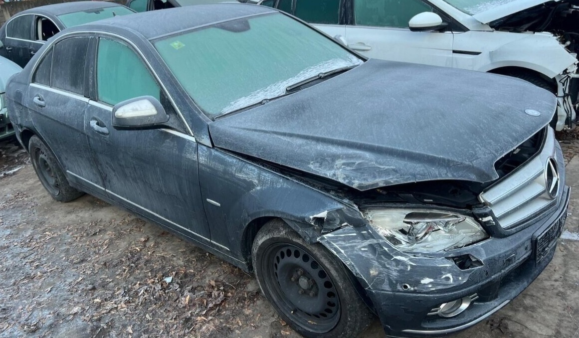 Mercedes Benz C200 CDI 2.2 CDI 2008 predám AUTOMATICKÁ PREVO - 3