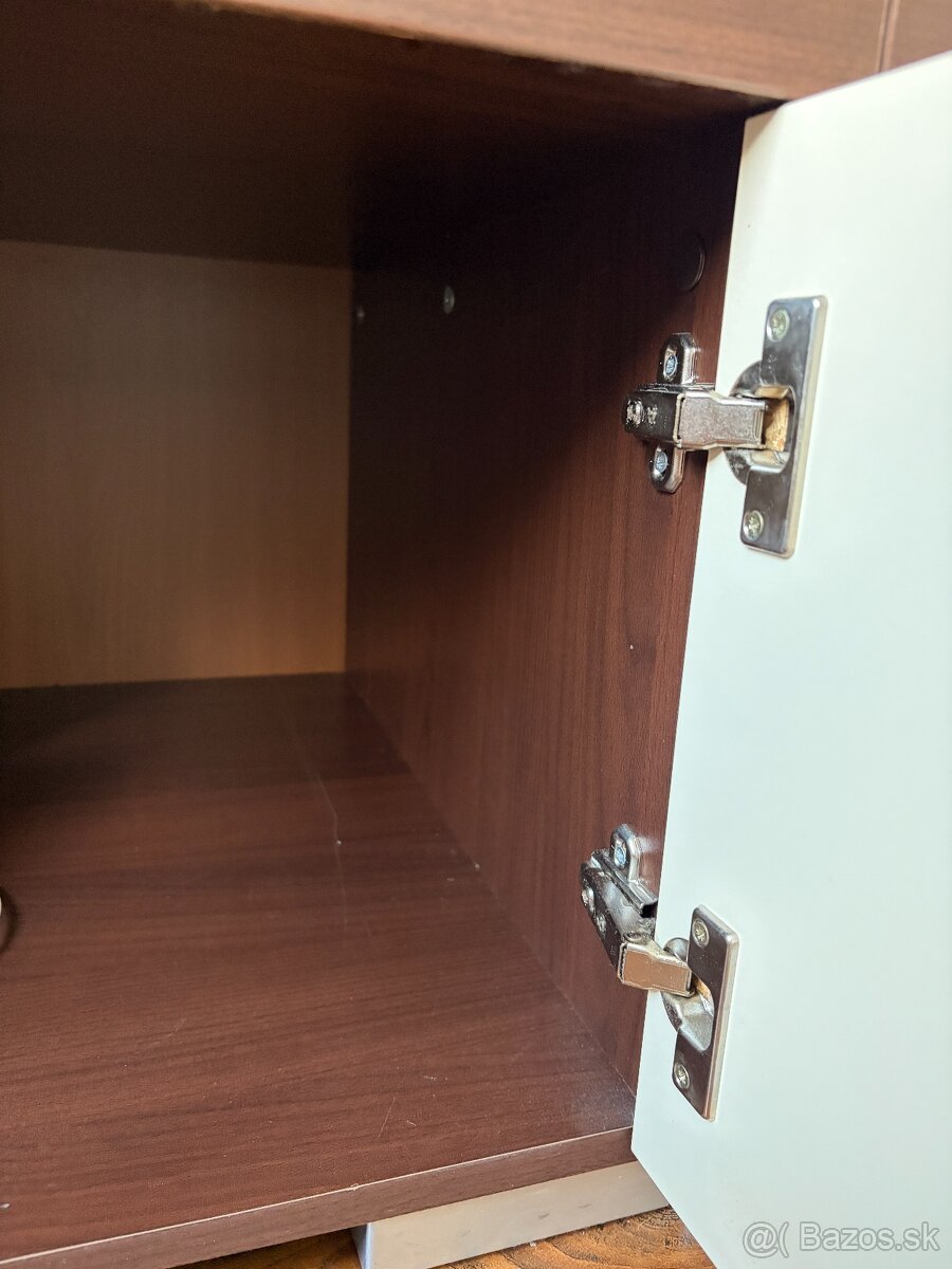 Skrinky do obyvacky - 3