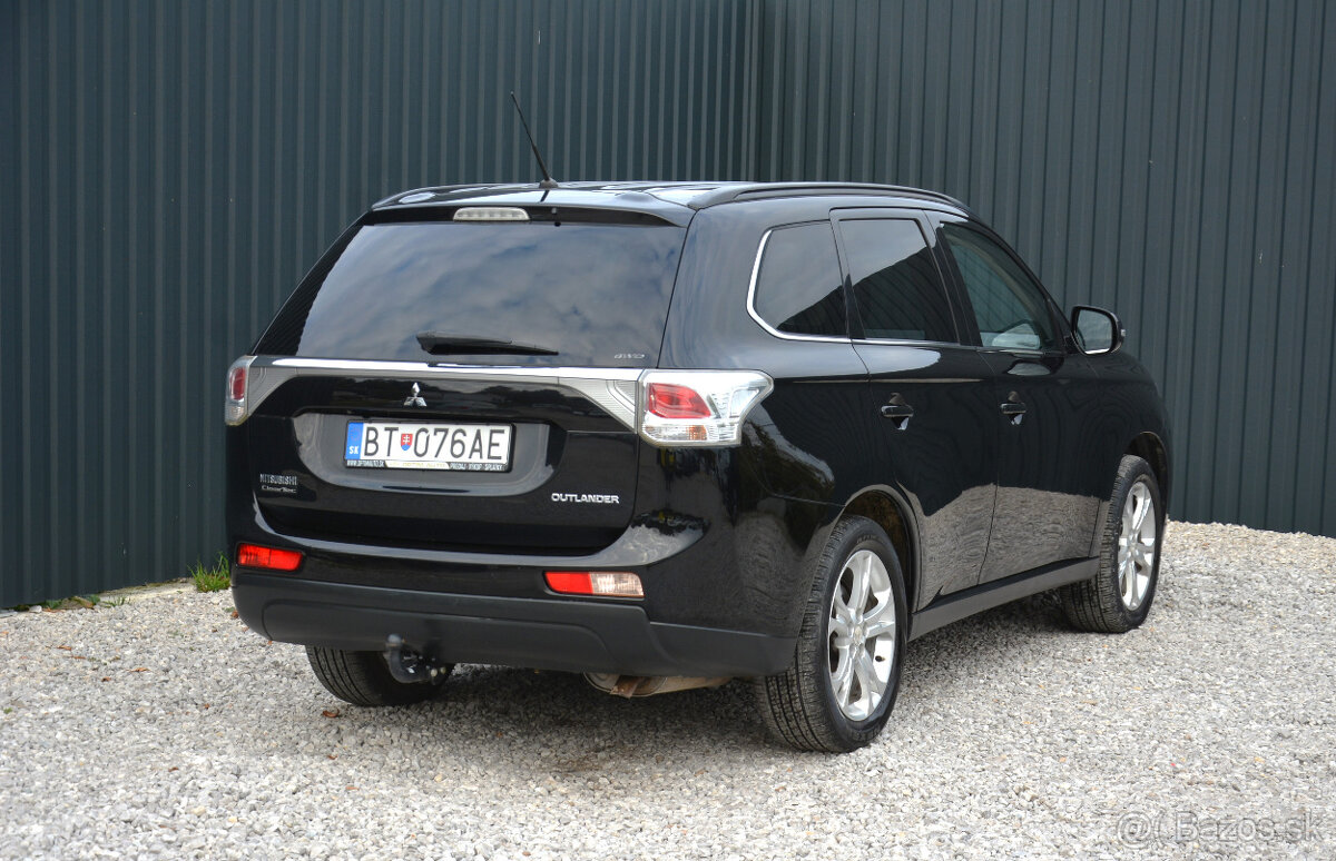 Mitsubishi Outlander 2.2 SR. voz, 7miestne 4x4 - 3