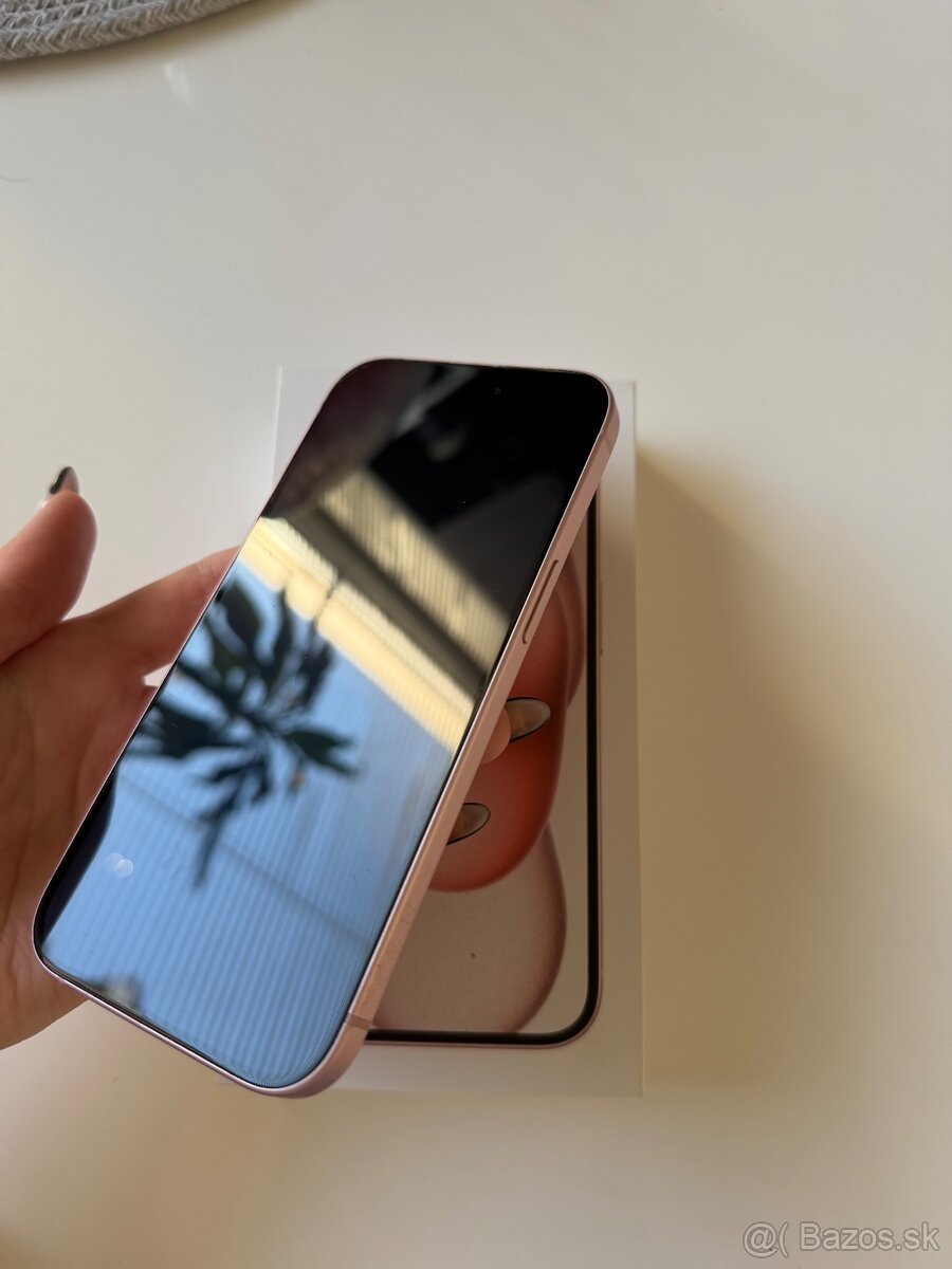 iPhone 15 Pink 128GB - 3