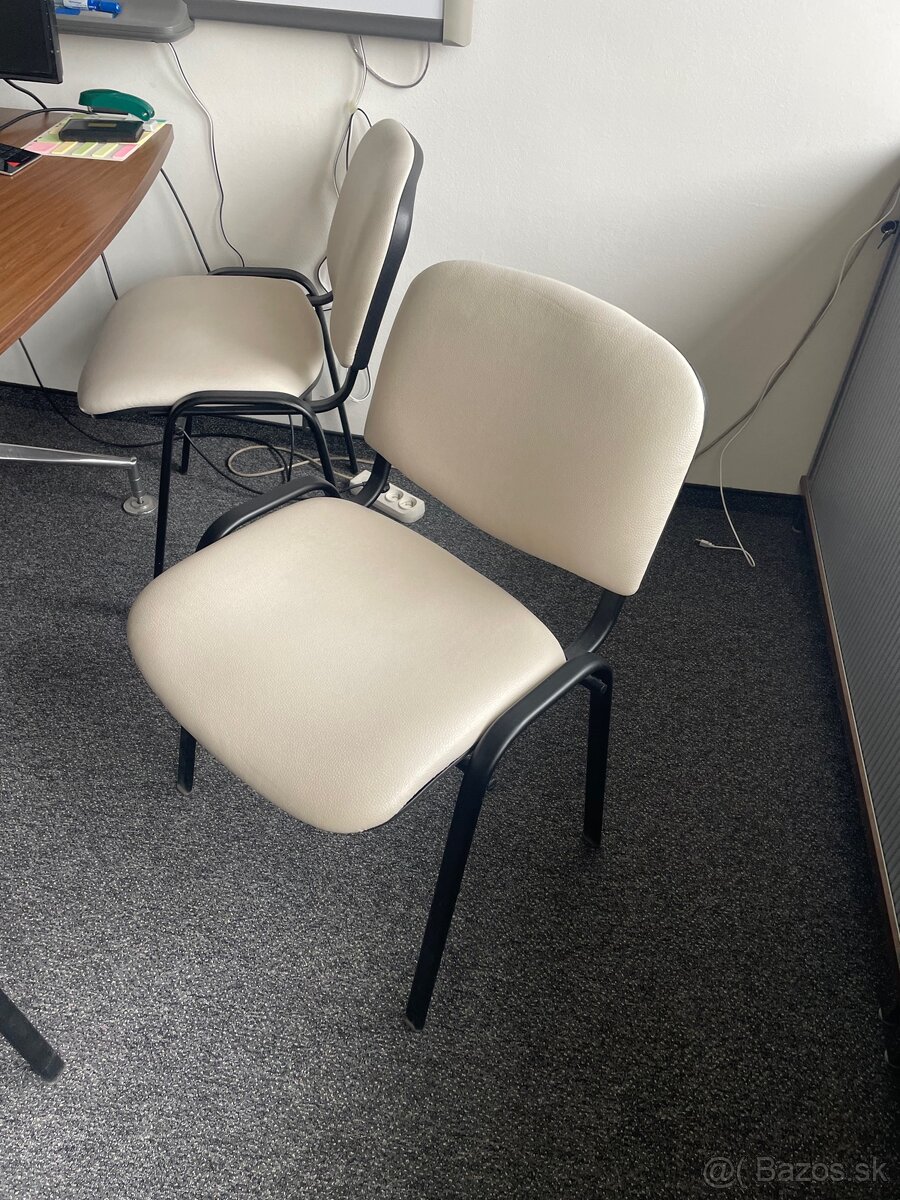 Kancelarske skrinky, stoly a stolicky - 3