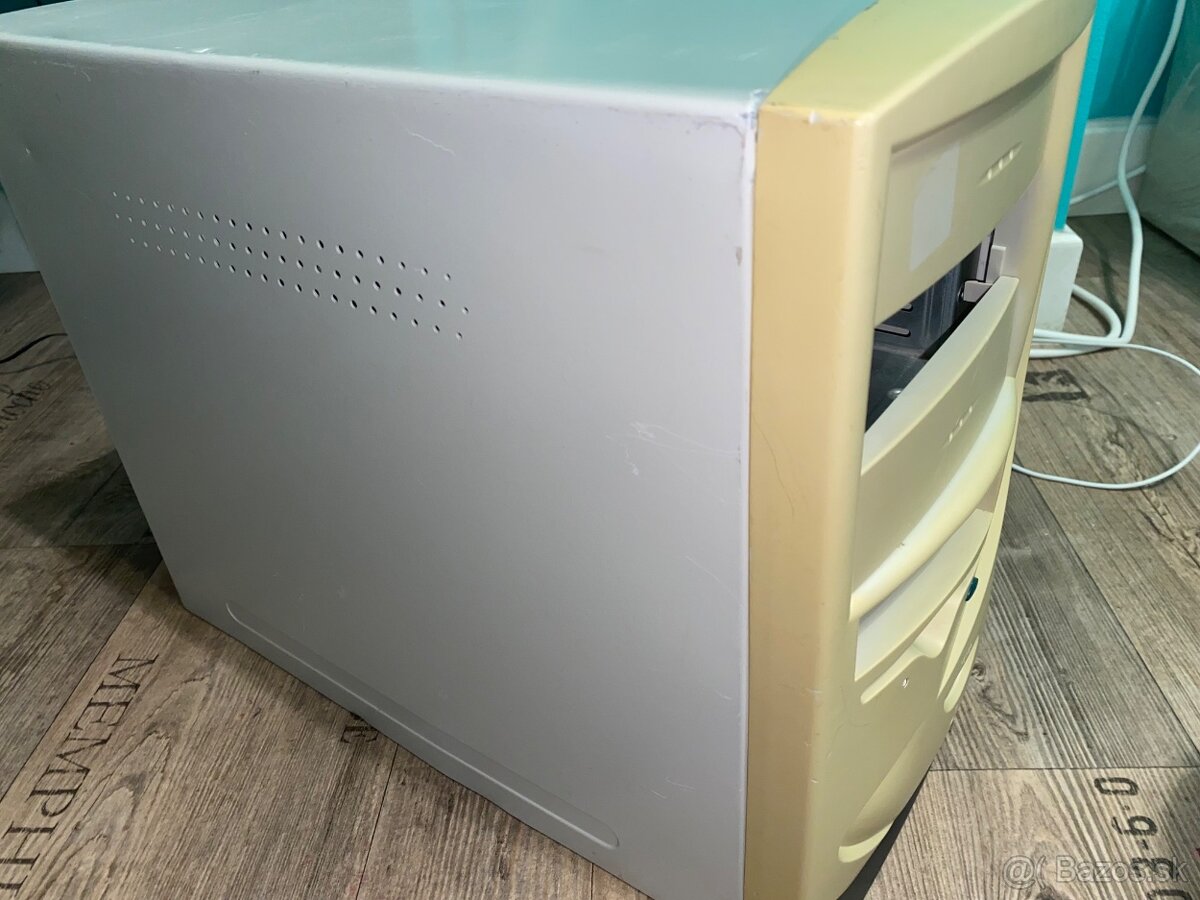 Retro PC mATX skrinka - 3