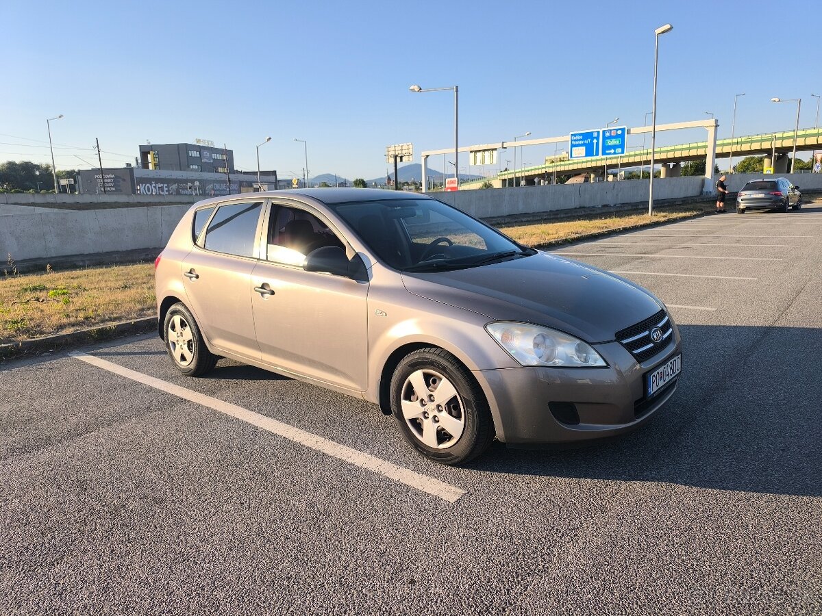 Kia Ceed 1,6 CRDi 85kw - 3