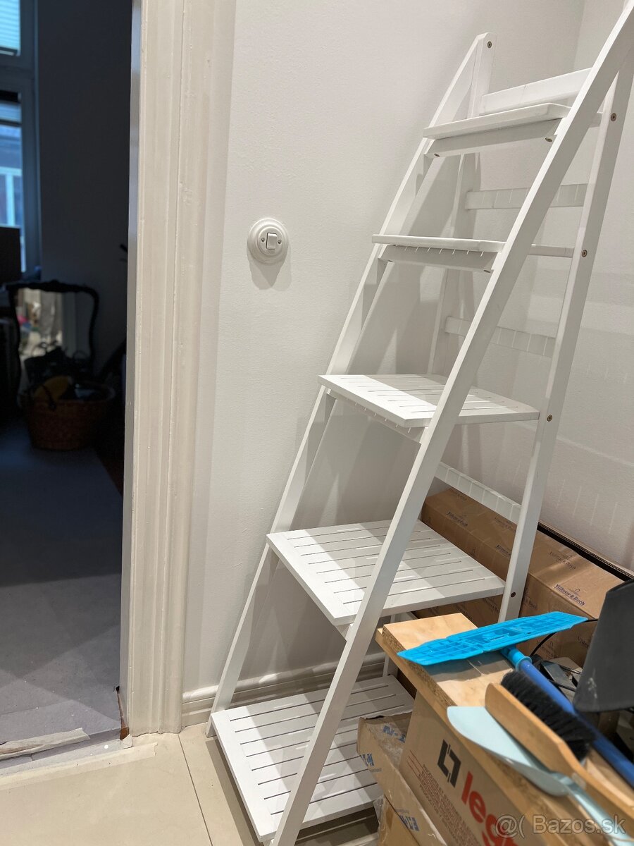 Biely drevený rebrík – dekorácia / stojan - 3