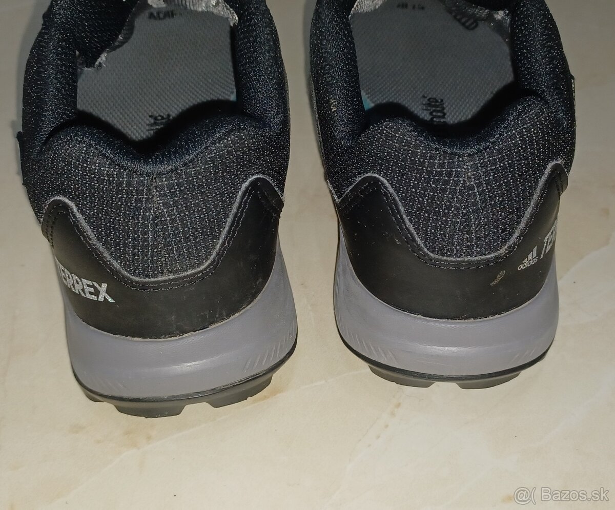 Predám detské tenisky Goratex adidas veľkosť 35. - 3