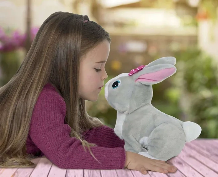 Interaktivny plysovy zajacik Betsy - 3