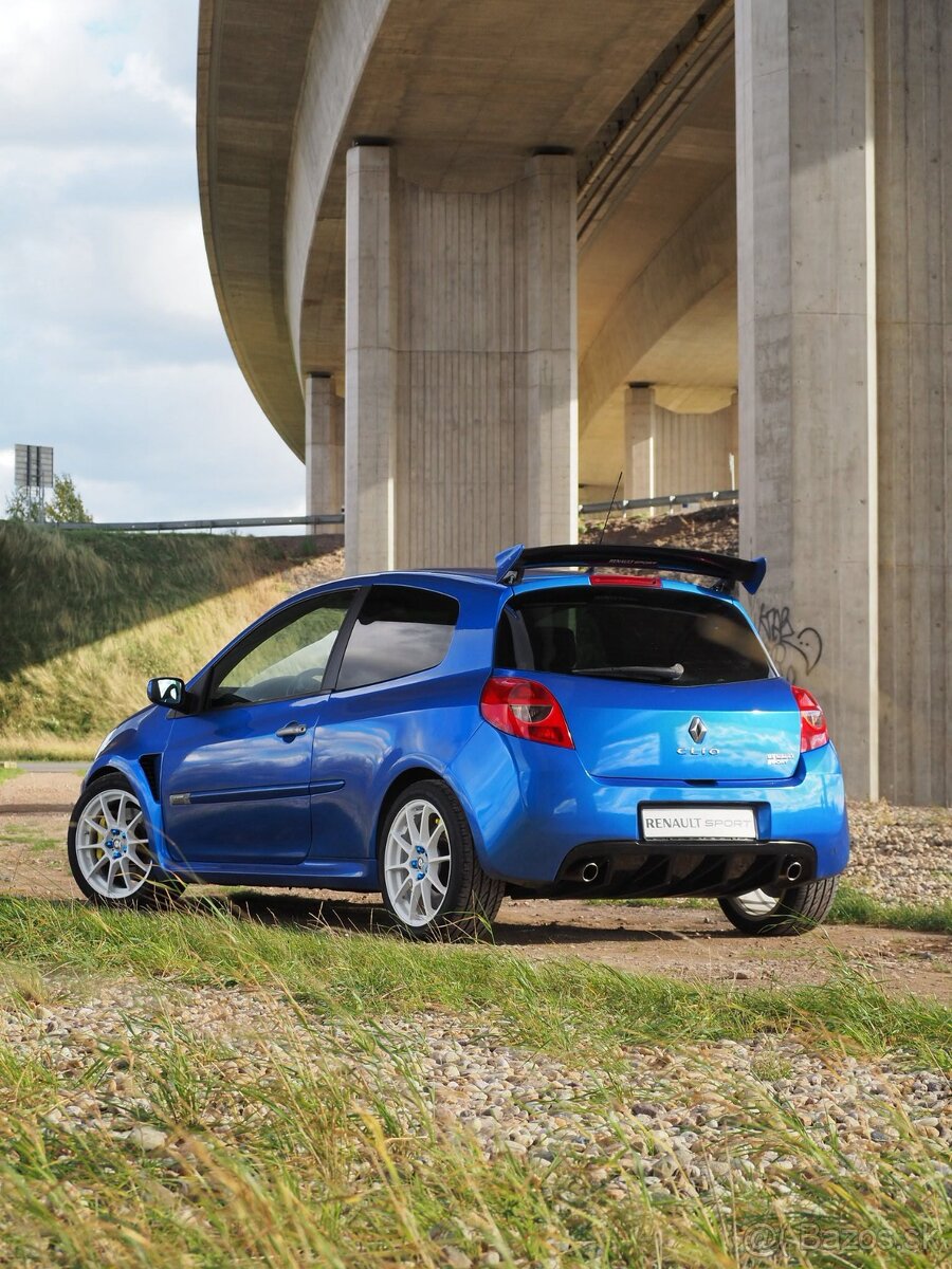 Renault CLIO SPORT RS - 3
