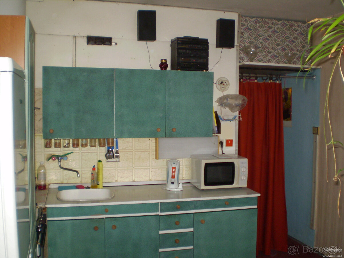 PRIESTRANNÝ 2 IZBOVÝ BYT ŠIPICE - KRUPINA - 8 km od DUDUNIEC - 3