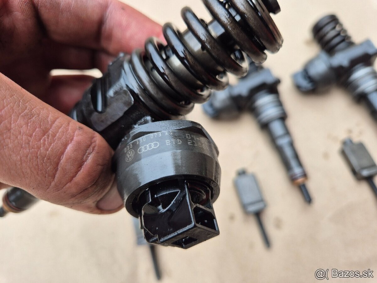 Predám vstrekovacie trisky pre 1.9tdi 77kw 038130073AG - 3